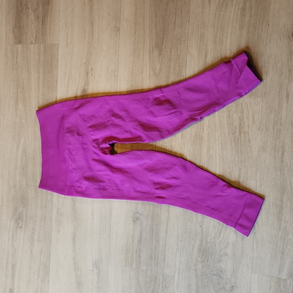NWOT lululemon Zone In compression leggings size 6